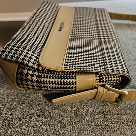 Carryland Purse - Picture 7 of 16